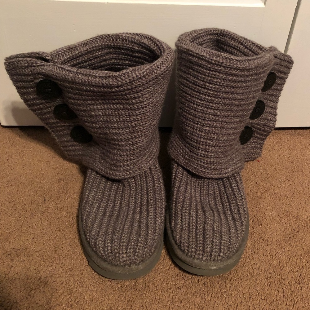 UGG // Classic Cardy Boot - Picture 2 of 8